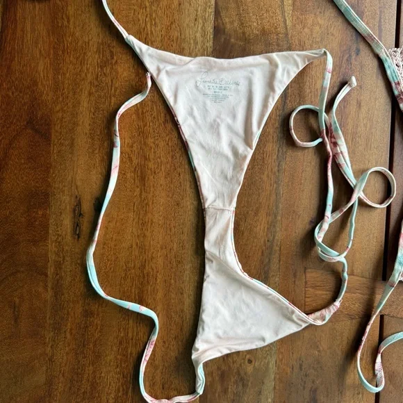 FRANKIES BIKINIS: WILDFLOWER CROCHET BIKINI SET size SMALL - Picture 9 of 11